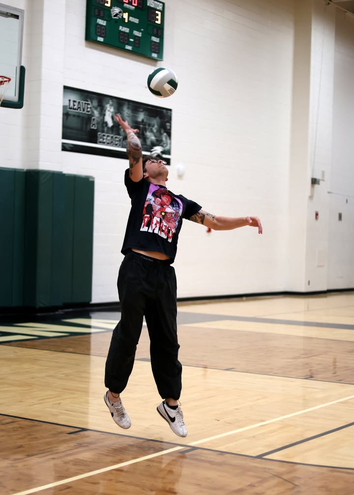 Pasadena High faculty edged out the seniors 25-23 in a volleyball match filled with fierce competition.