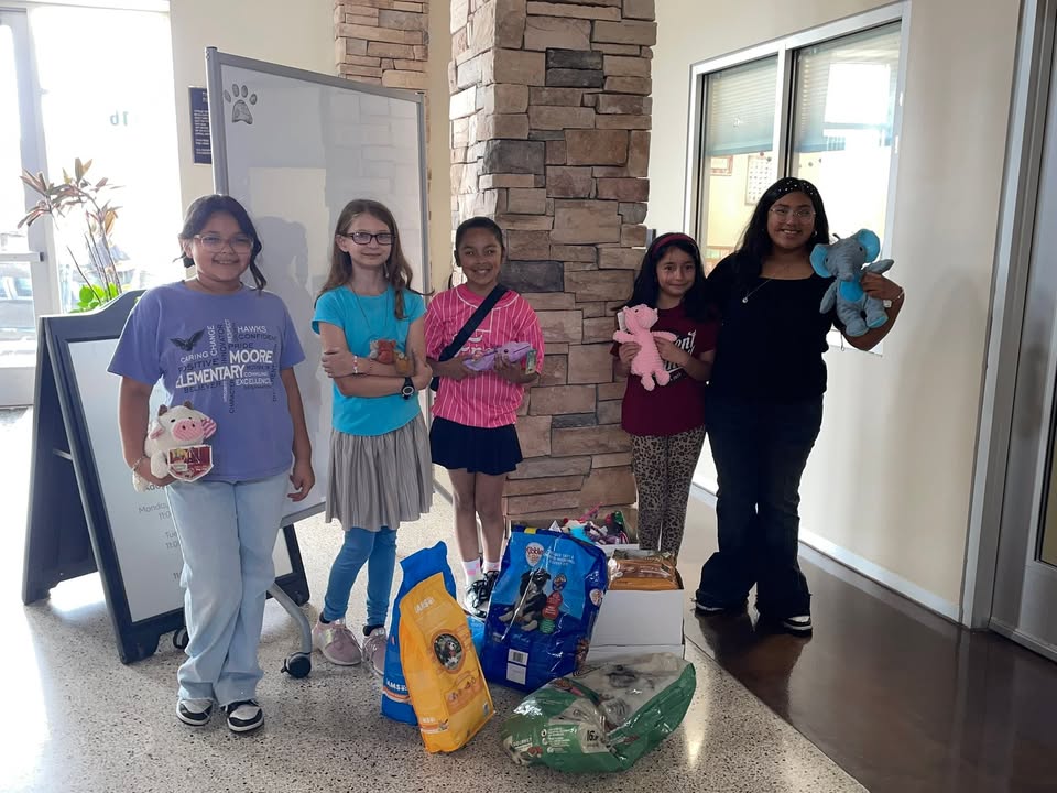 Moore Elementary’s 4th Grade Student Council rocked it by collecting donations and showering the Animal Shelter pups with love. Future leaders in action. Moore Elementary’s 4th Grade Student Council rocked it by collecting donations and showering the Animal Shelter pups with love. Future leaders in action.
