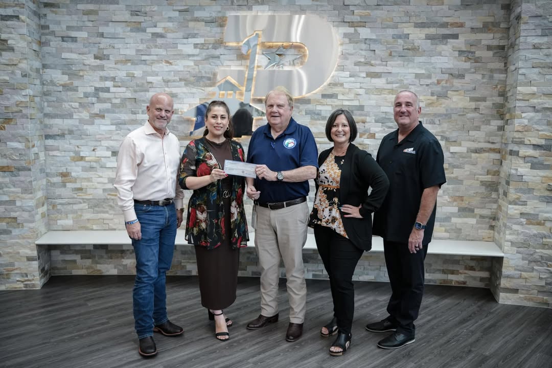 Bay Tran representatives donation spirit for the Pasadena ISD Education Foundation. Bay Tran representatives donation spirit for the Pasadena ISD Education Foundation.