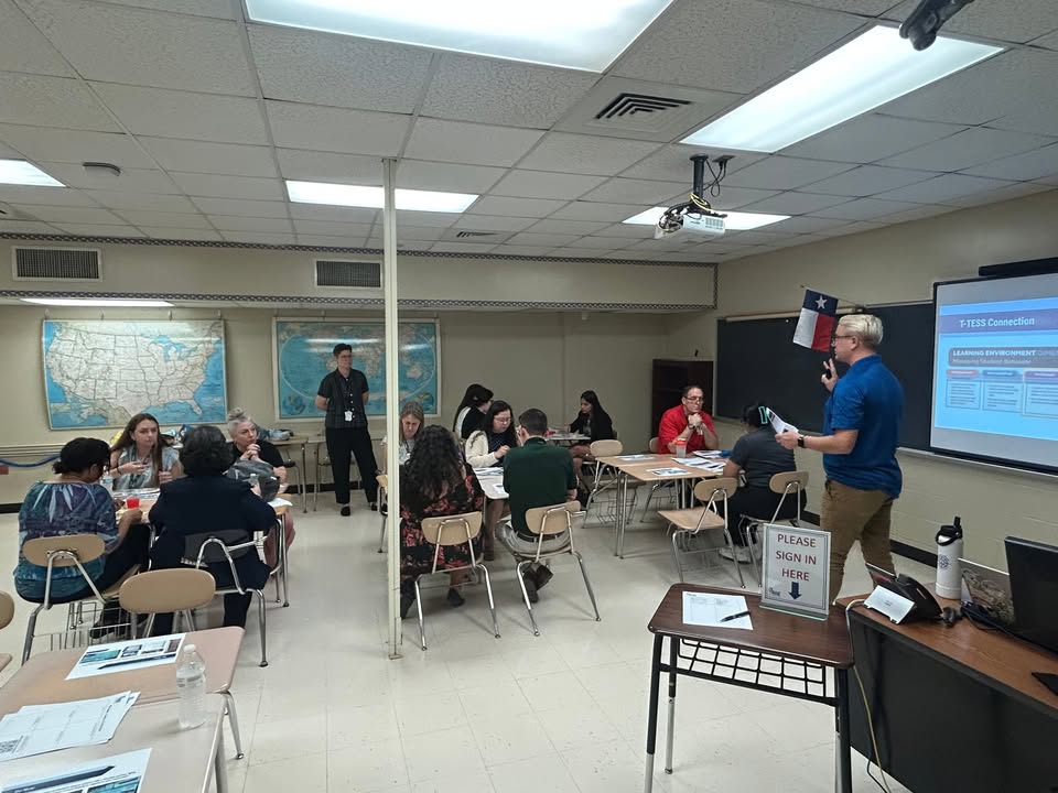Pasadena High got a visit from the PISD R.I.S.E. Team inspiring with a powerful blend of strategy and purpose. Pasadena High got a visit from the PISD R.I.S.E. Team inspiring with a powerful blend of strategy and purpose.